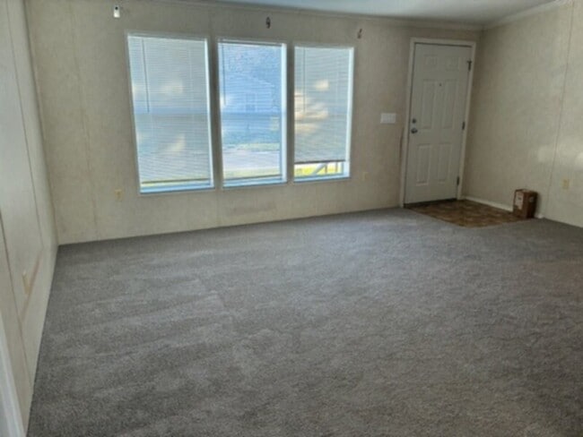 Photo - Rent now!!!3 bedroom home with Shack, Corn...