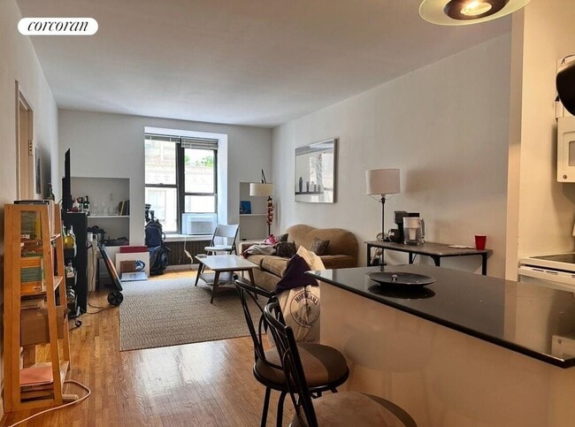 Building Photo - 117 W 58th St