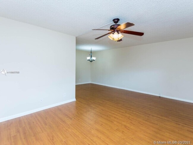 Foto del edificio - 400 SW 134th Way