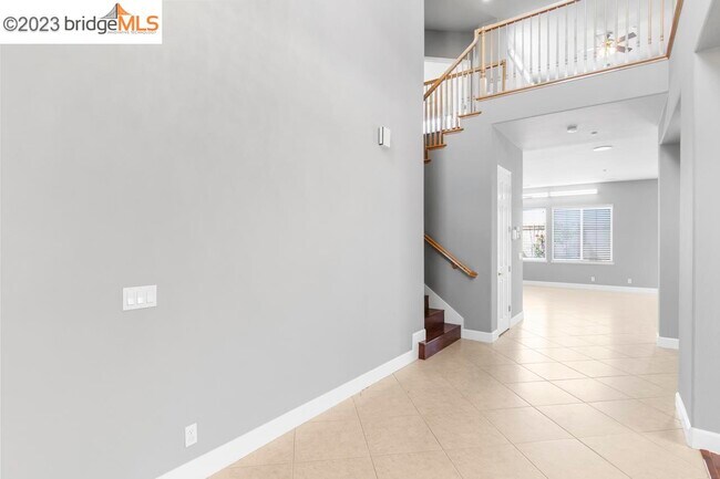 Building Photo - 1129 Platinum St