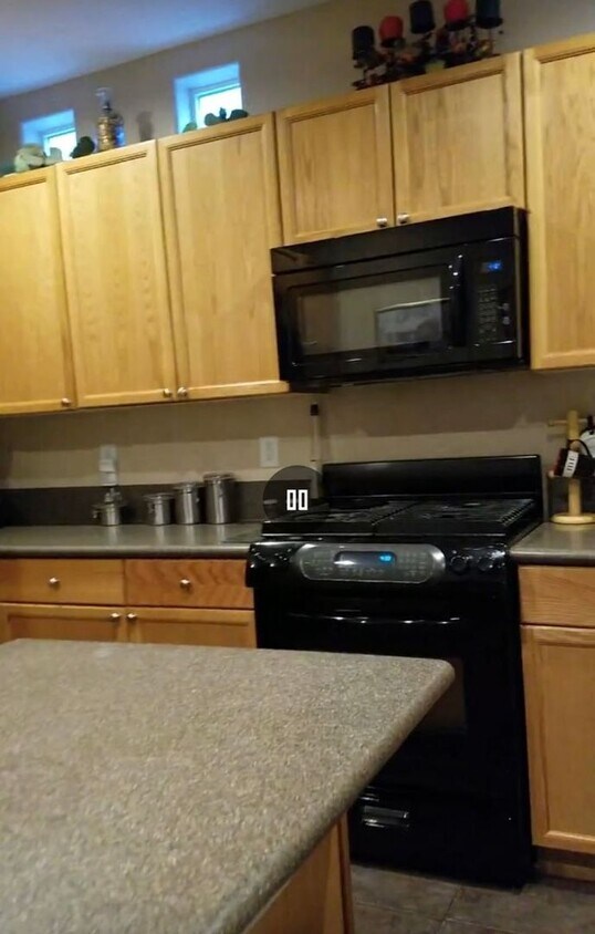Foto del edificio - 4 Bedroom Home in Lone Mountain