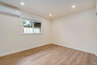 Building Photo - 310 Boyce St