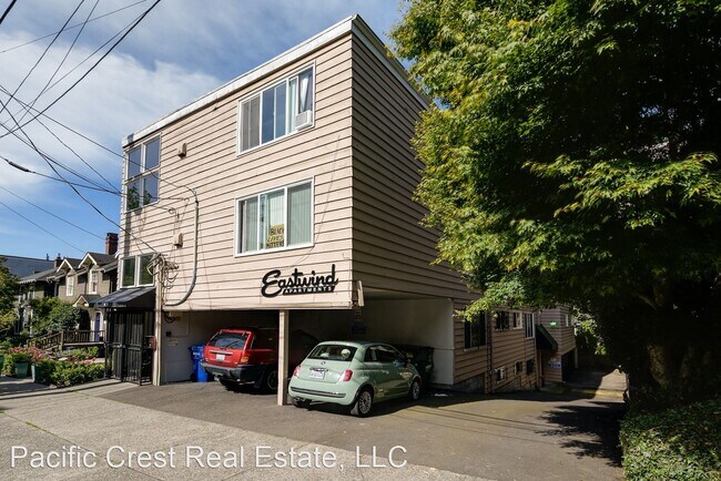 Building Photo - 423 11th Ave E