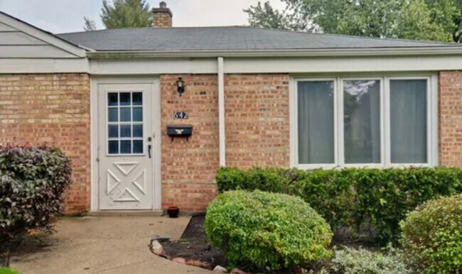 Building Photo - 642 E Rockland Rd