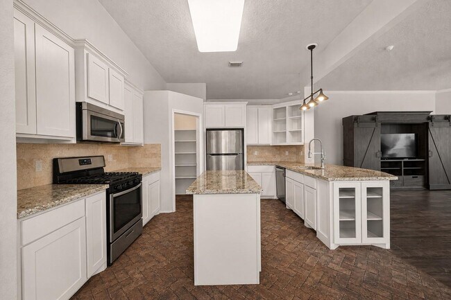 Building Photo - 20822 Figurine Ct