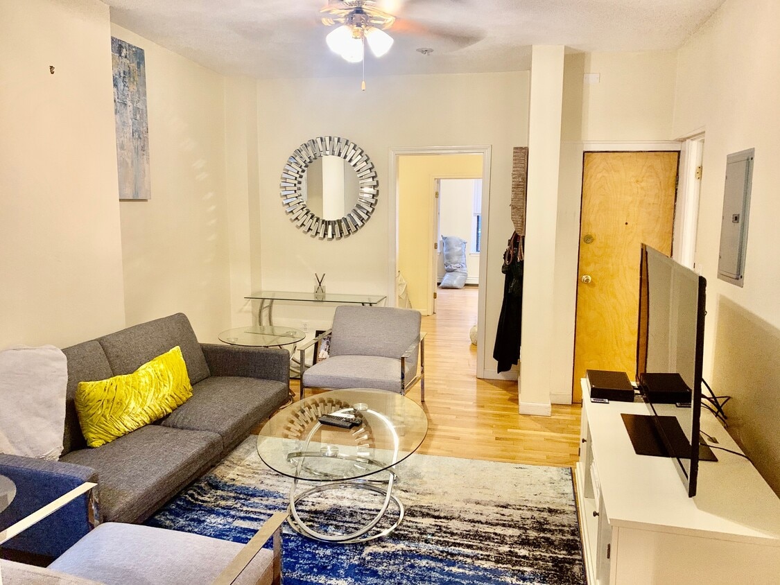 Primary Photo - 47 N Margin St