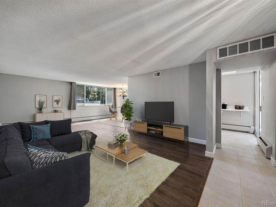 Foto principal - 740 N Pearl St