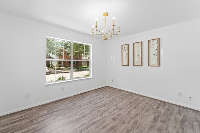 Foto del edificio - 6310 Mountain Pines Ln