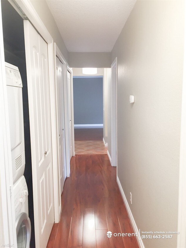 Primary Photo - 2 br, 1 bath Condo - 12700 NE 8th St
