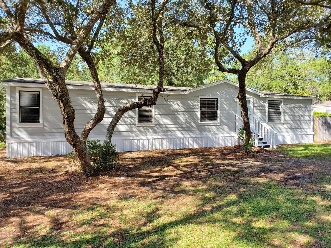 Foto principal - 990 Chat Holley Rd
