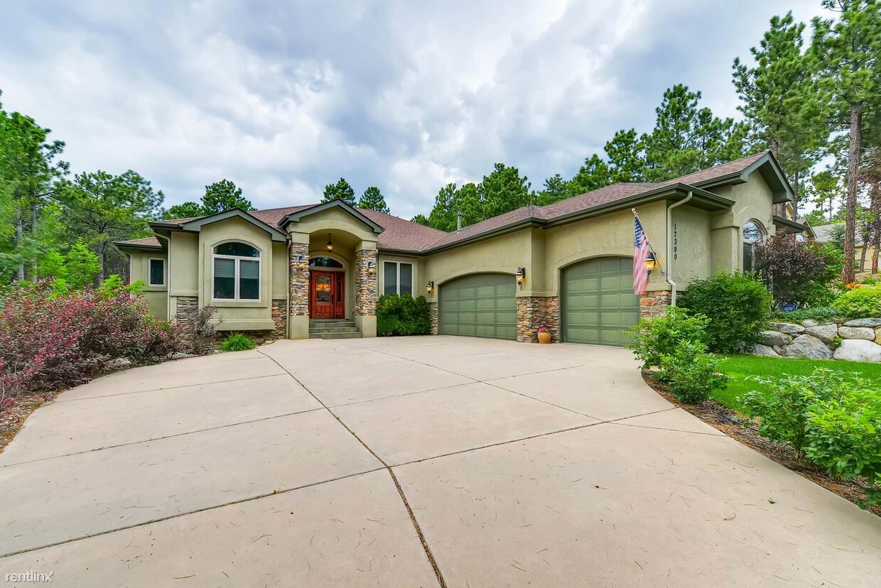 Primary Photo - 17390 Lamplight Dr