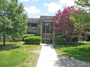 Building Photo - 2116 Pauline Blvd