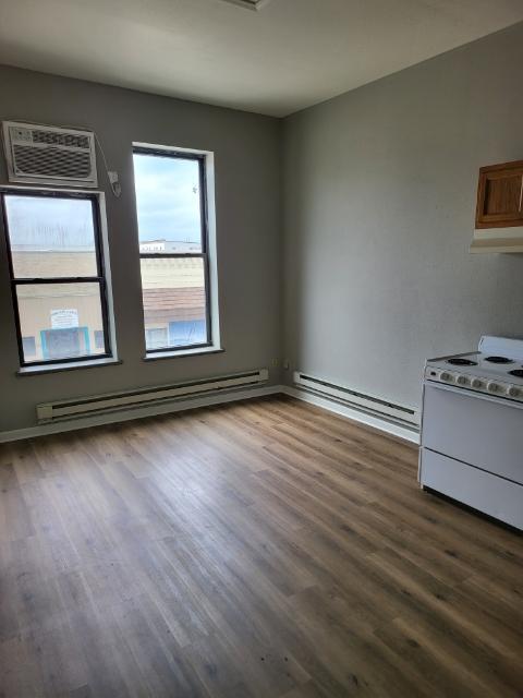 Foto del edificio - 110 S Webster Ave