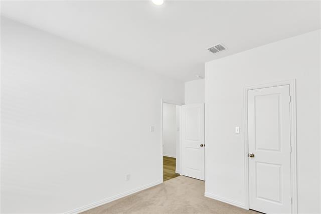 Foto del edificio - 5126 Penrose Dr