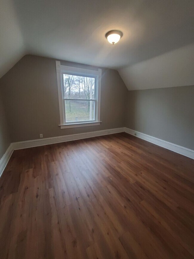 Foto del edificio - 3220 W Greenfield Ave. (Duplex)
