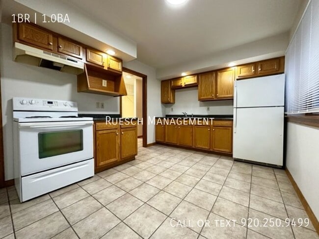 Building Photo - Newly Renovated, Spacious 1 Bedroom, 1 Bat...