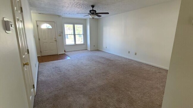 Foto del edificio - Cute townhome for rent