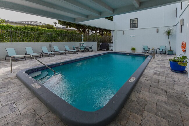 Foto del edificio - 250 S Ocean Blvd
