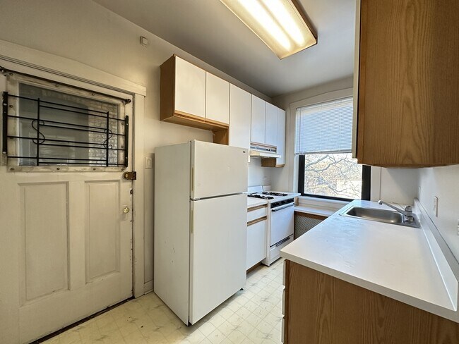 Foto del edificio - 1326 Oak Ave