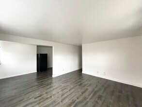 Building Photo - 3800 Waller Ave