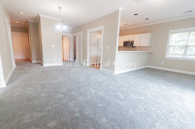 Foto del edificio - Open and Inviting End Unit