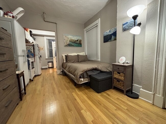 Building Photo - 9 Grove St