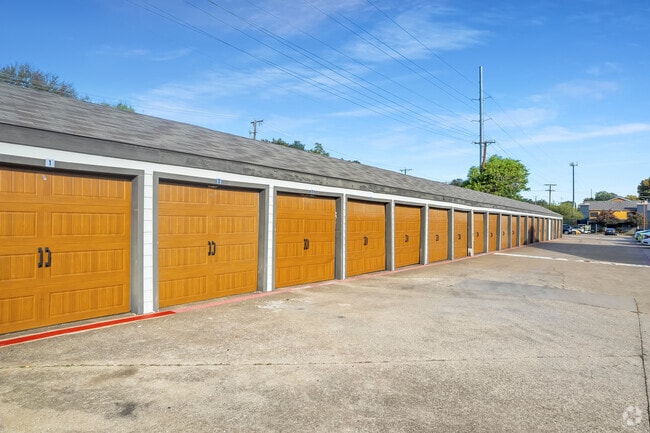 On Site Garages - Preslee Apartments