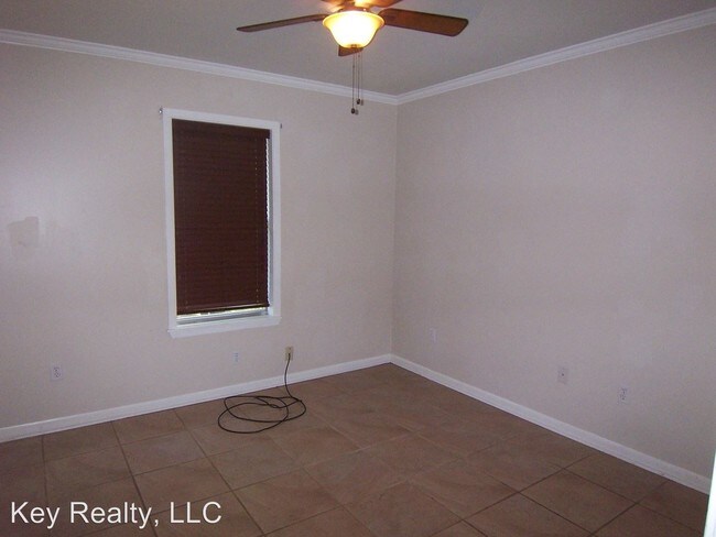 Building Photo - 1803 Powell Ln