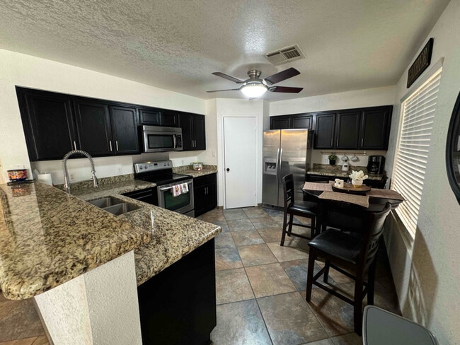 Building Photo - 6105 E 43rd Pl