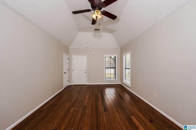 Foto del edificio - 8323 Miller Pl