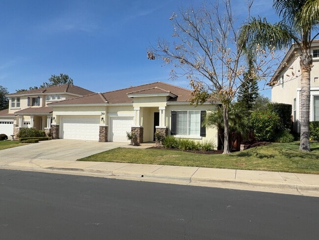 "Spacious 4-Bedroom Oasis in Riverside with 2 Full Baths and 2,470 Sq Ft of Comfort!" NO PETS AL... - "Spacious  4-Bedroom Oasis in Riverside with 2 Full Baths and 2,470 Sq Ft of Comfort!"
NO PETS AL... Apartment