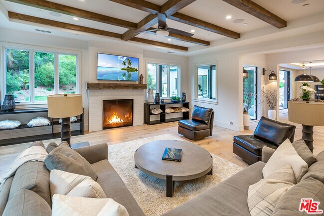 Foto del edificio - 24277 Dry Canyon Cold Creek Rd