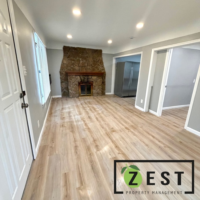 Building Photo - OPEN HOUSE 2/14! 1PM-1:30PM! Gorgeous 2bed 1 bath Home