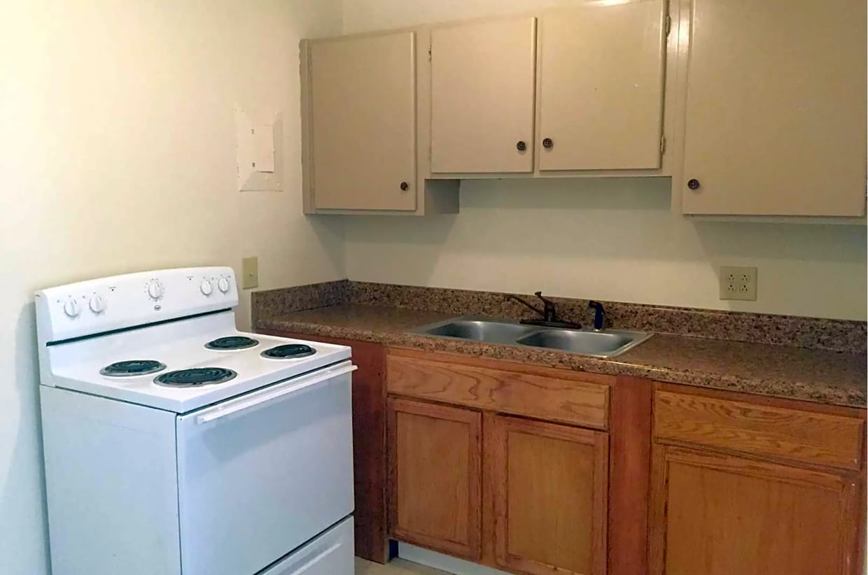 Primary Photo - 2921 New Walkertown Rd