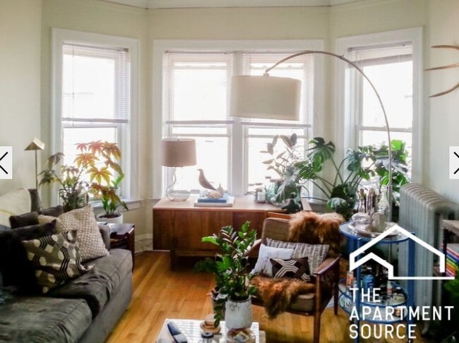 Photo - 3916 N Pine Grove Ave Apartment