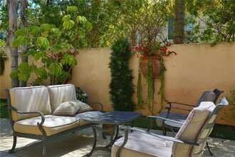 Building Photo - 31 Arbor Walk Ln