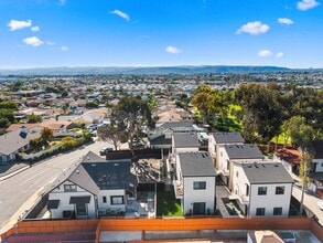 Building Photo - 832 Desty St