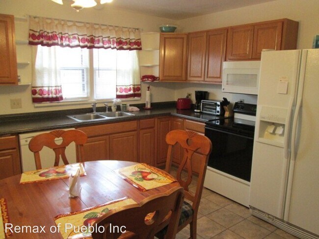 Building Photo - 3 br, 1 bath House - 3503 Miramar Dr
