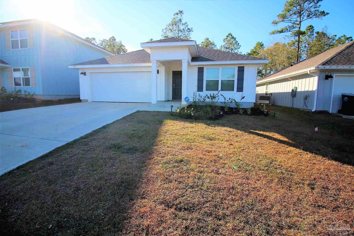 11069 Blacktail Loop, Bellview, FL 32526 House Rental in Bellview, FL
