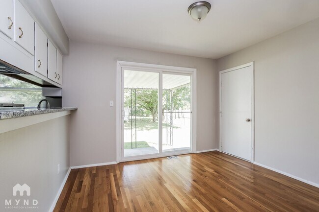 Building Photo - 2158 Easthaven Dr