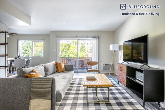Building Photo - 311 S Doheny Dr