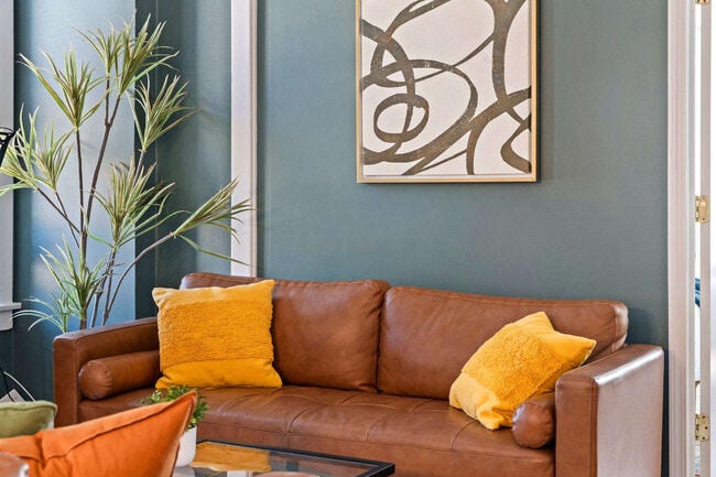 Foto del edificio - 6214 N Magnolia Ave