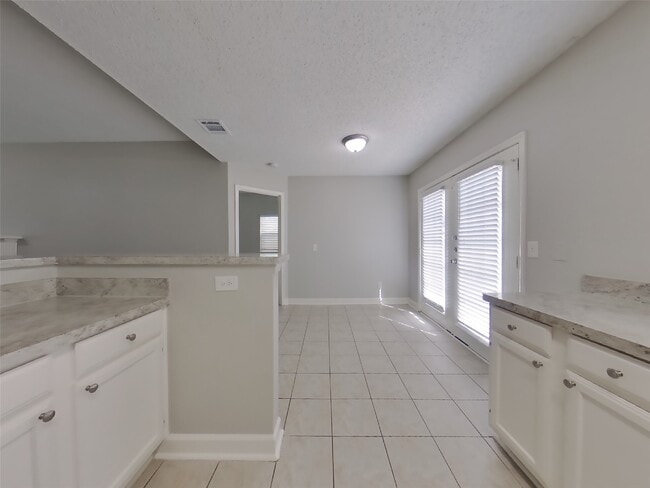 Building Photo - 2622 Townhall Ln