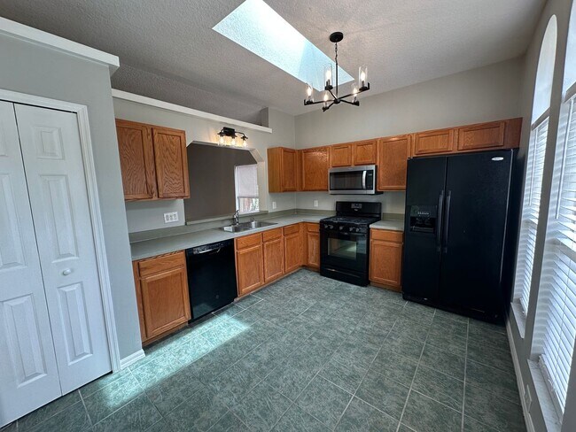 Foto del edificio - Freshly Updated Heritage Estates Pool Home for Rent