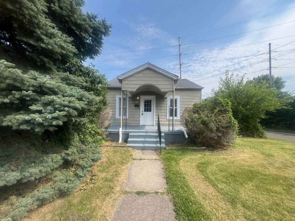 Primary Photo - 1048 Hooven 2BR/1BA (Hamilton)