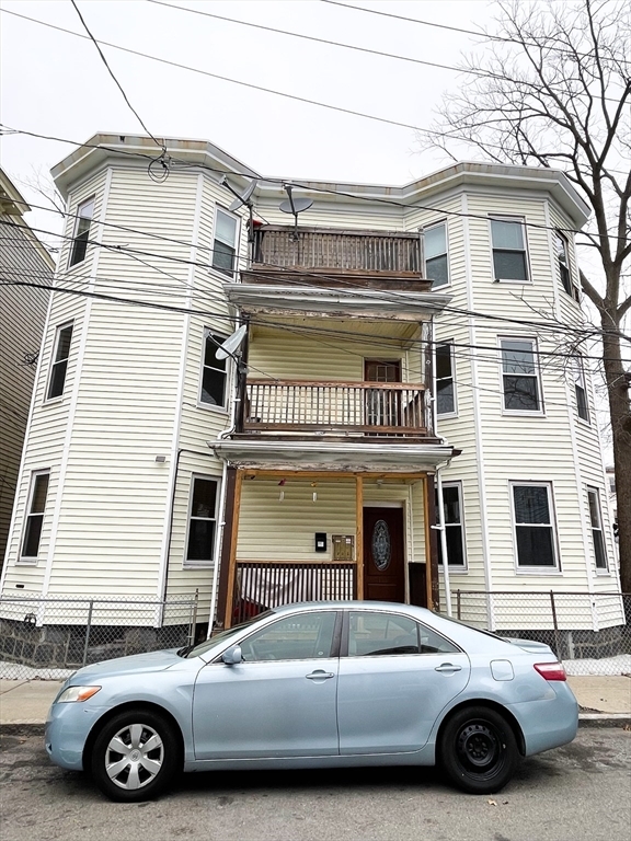 Primary Photo - 11 Colonial Ave