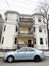 Building Photo - 11 Colonial Ave