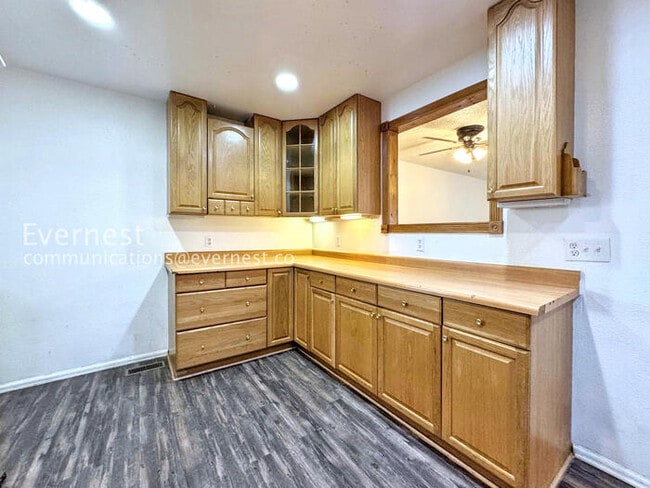 Building Photo - 17401 E Gunnison Pl