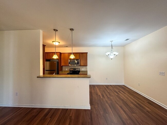 Building Photo - Charming 3 Bed 2 Bath Condo in Fayetteville
