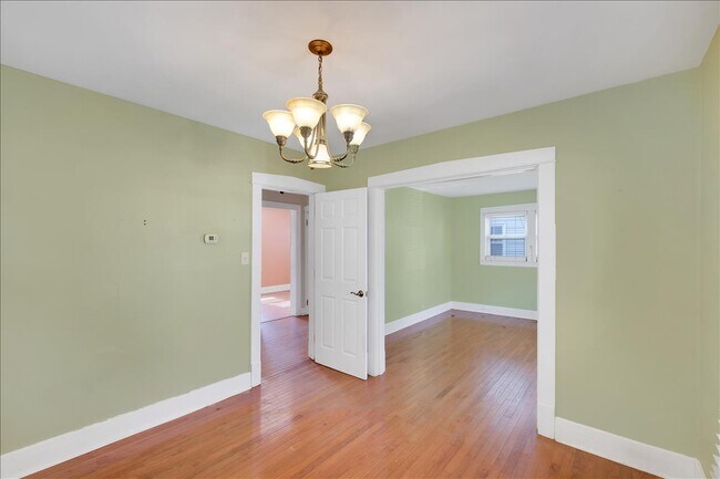 Espacio de oficina/sala de usos múltiples - 614 Merwin Ave